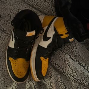 Yellow Jordan 1 high og taxi